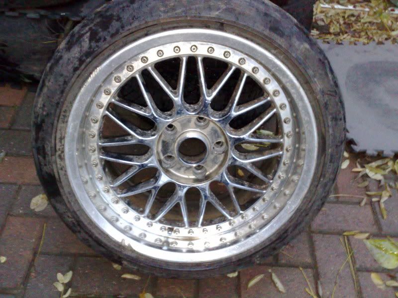 http://i63.photobucket.com/albums/h124/civicsedan/rims/for%20sale%201/11152008096.jpg