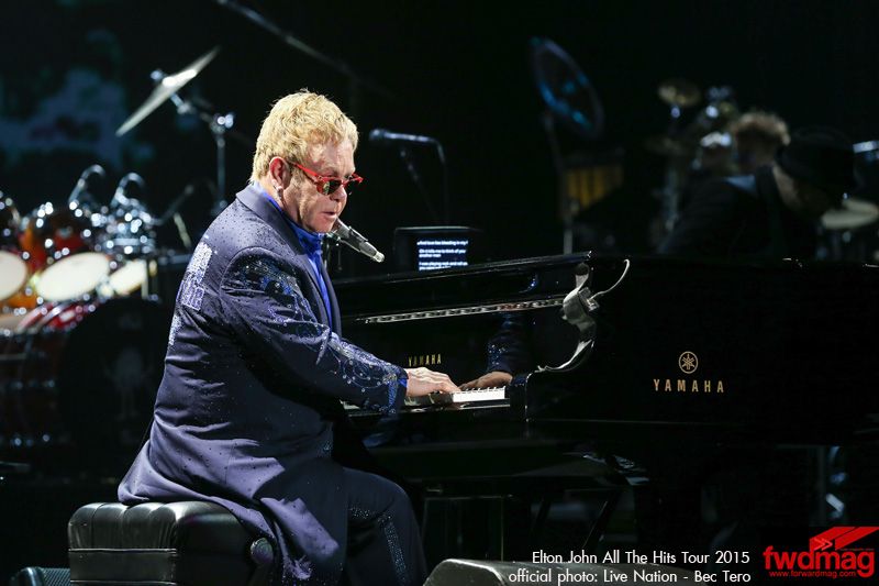  photo EltonJohnlive2015_2.jpg