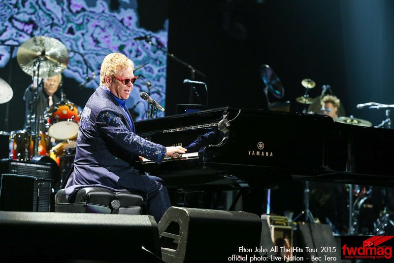  photo EltonJohnlive2015_4.jpg