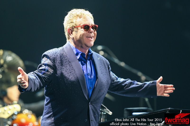  photo EltonJohnlive2015_6.jpg