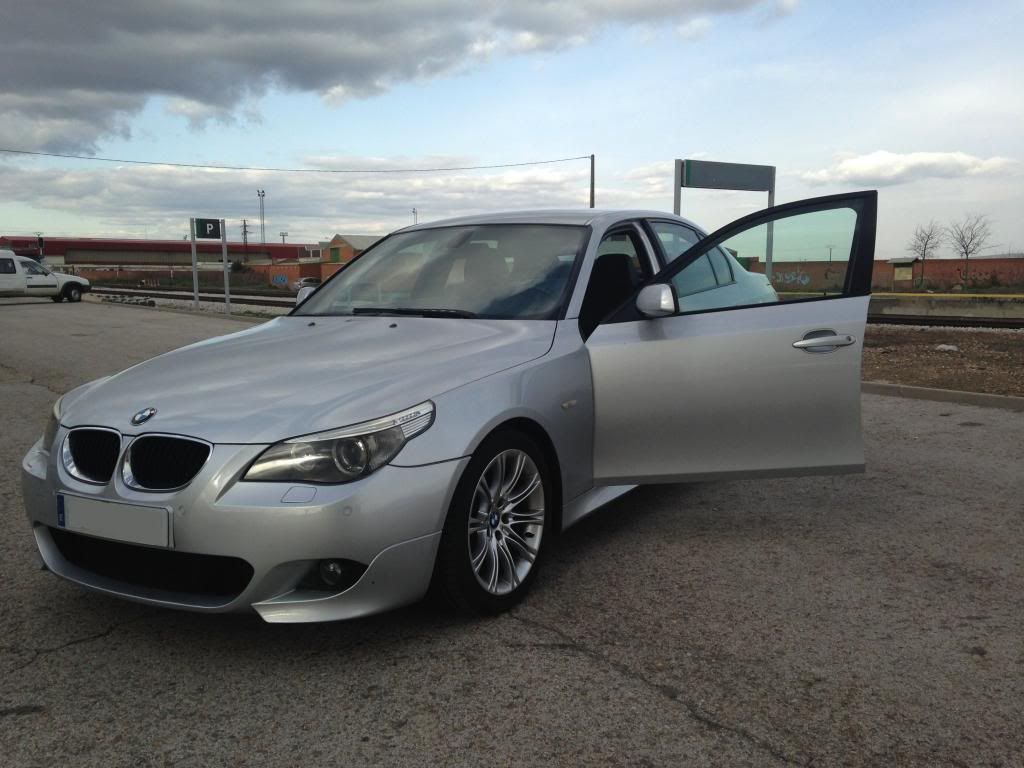 bmwM90_zpsc8302a14.jpg