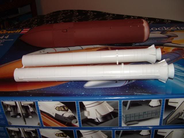 ShuttleDiscovery-Assembly-RevellETa.jpg