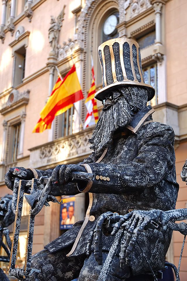 Human Statues in La Rambla de Barcelona: Biker