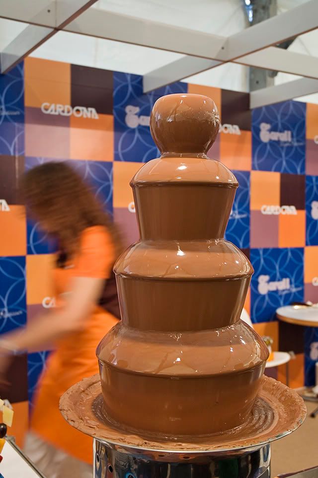 Chocolate Fountain in Barcelona Chocolate Trade Show [enlarge]