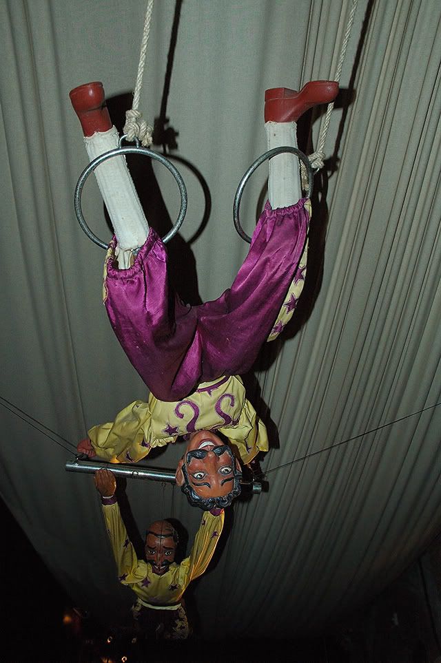 Classic Marionettes at Tibidabo: Trapezist [enlarge]