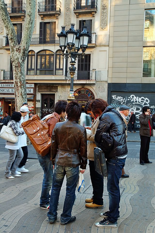 Japanese Tourists in Canaletas, Las Ramblas, Barcelona: Wrong Directions? [enlarge]