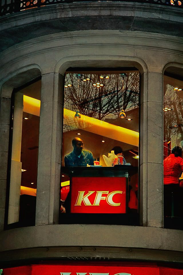Fast Food in Barcelona: KFC at Las Ramblas [enlarge]