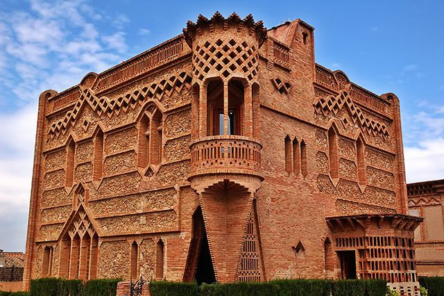 Catalan Art Nouveau: Modernist House at Colonia Guell