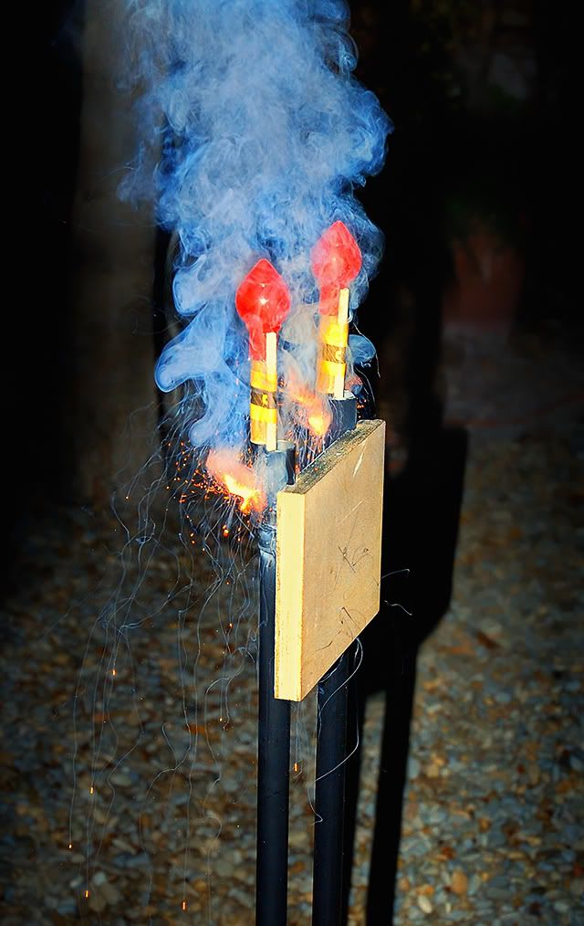 Sant Joan Firecrackers: Launching Gadget Closeup [enlarge]