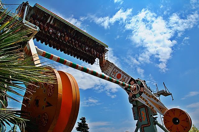Tibidabo Amusement Park: Hurricane Thrill [enlarge]