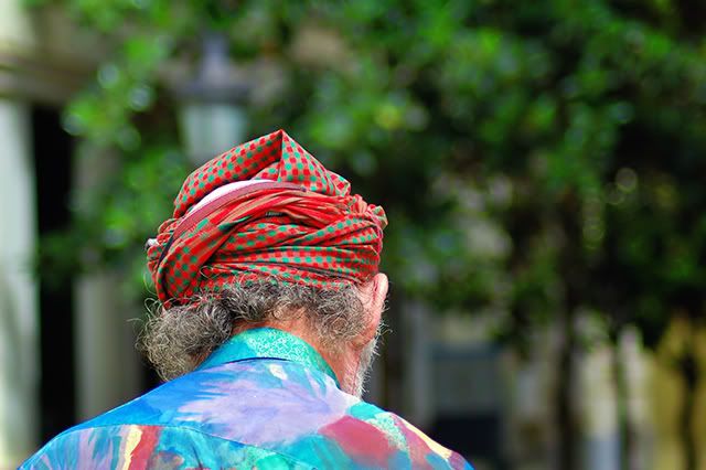 Old man wearing handkerchief or turbant on head [enlarge]