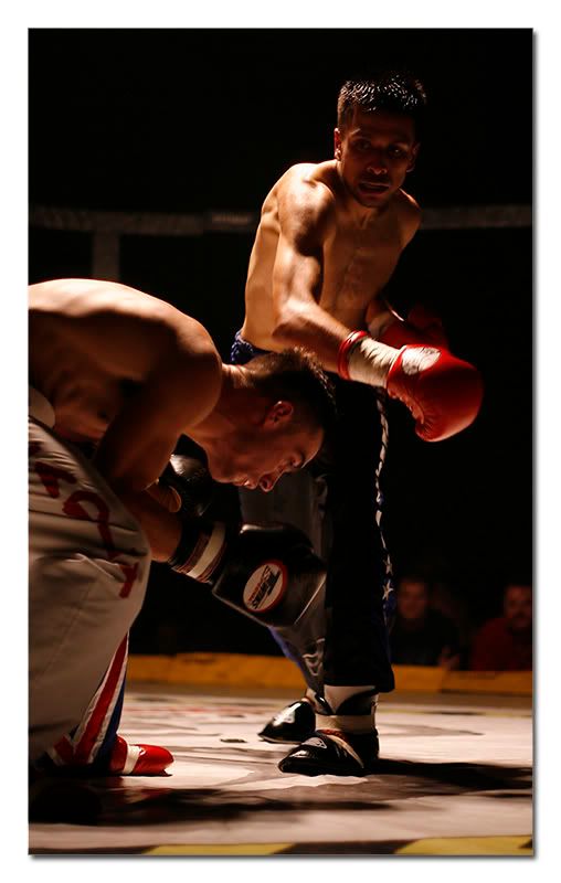IMAGE: http://i63.photobucket.com/albums/h143/bristolpete2005/Fight%20Night/UN_PT_FNWSM2511200620.jpg