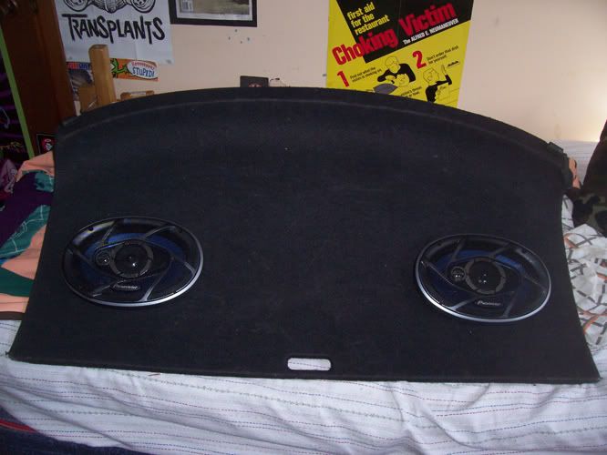 http://i63.photobucket.com/albums/h144/l2efused/hatchcoverspeaker/testfitting2.jpg