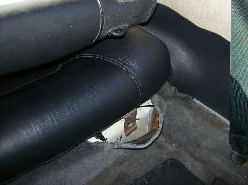 http://i63.photobucket.com/albums/h144/l2efused/little-bandit/seats/bottomofthebottom.jpg