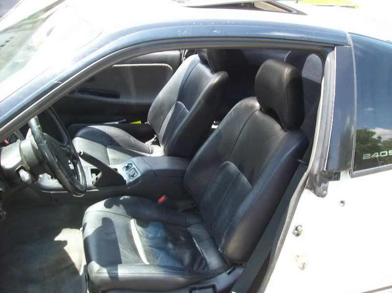 http://i63.photobucket.com/albums/h144/l2efused/little-bandit/seats/s14leathersins13.jpg