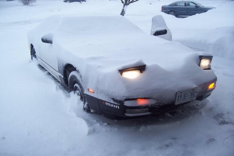 http://i63.photobucket.com/albums/h144/l2efused/little-bandit/snowcovered240lights.jpg