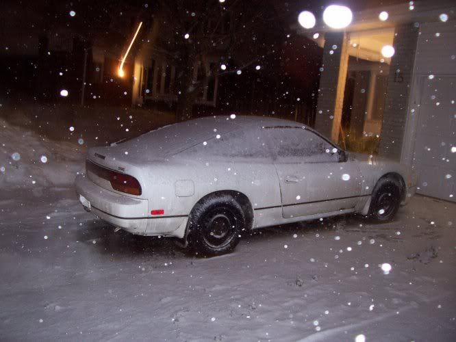 http://i63.photobucket.com/albums/h144/l2efused/snownight240.jpg