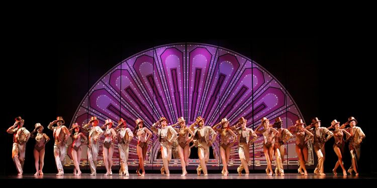 re: CHORUS LINE finale - more mirrors than original production?
