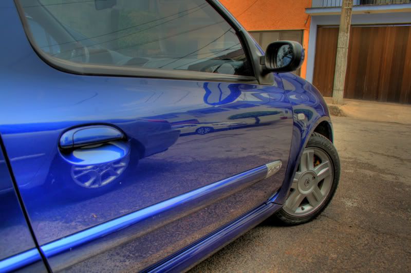 IMAGE: http://i63.photobucket.com/albums/h150/1106162/HDR/CliO-HDR.jpg