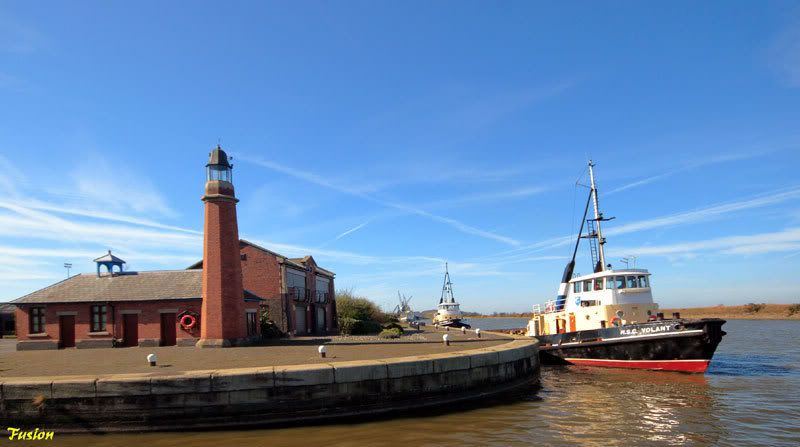 IMAGE: http://i63.photobucket.com/albums/h150/Fusion_2006/BOATMUS/10.jpg