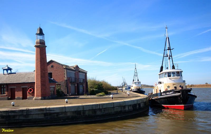 IMAGE: http://i63.photobucket.com/albums/h150/Fusion_2006/BOATMUS/11.jpg