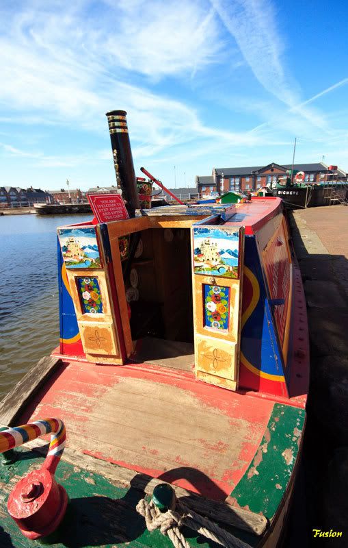 IMAGE: http://i63.photobucket.com/albums/h150/Fusion_2006/BOATMUS/7.jpg