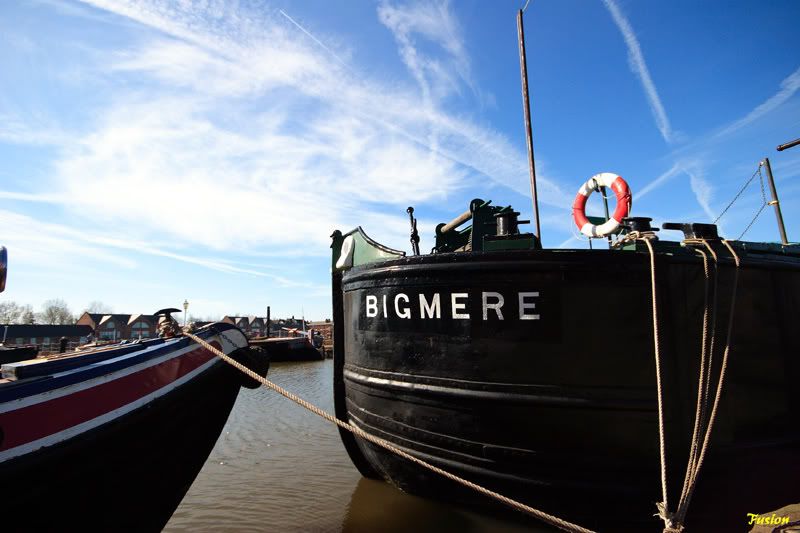 IMAGE: http://i63.photobucket.com/albums/h150/Fusion_2006/BOATMUS/8.jpg