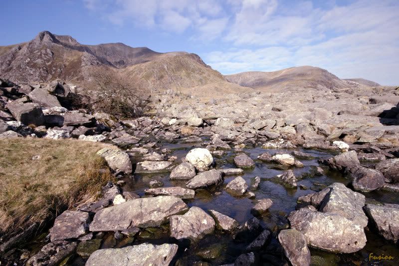 IMAGE: http://i63.photobucket.com/albums/h150/Fusion_2006/Glyderau/2W5.jpg