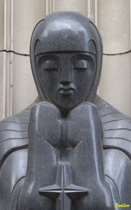 IMAGE: http://i63.photobucket.com/albums/h150/Fusion_2006/Liverpool/L9.jpg