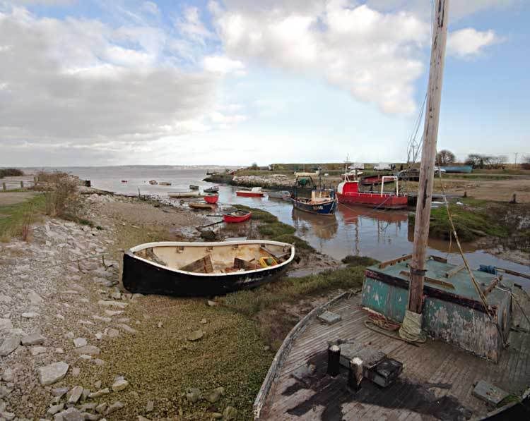 IMAGE: http://i63.photobucket.com/albums/h150/Fusion_2006/Wales/D2.jpg