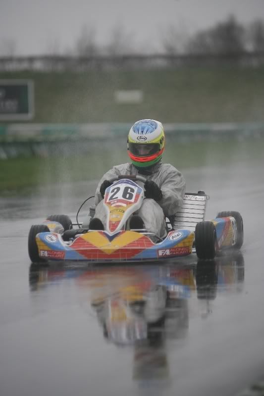 IMAGE: http://i63.photobucket.com/albums/h152/zilly_photos/karts/RQ5P4432.jpg