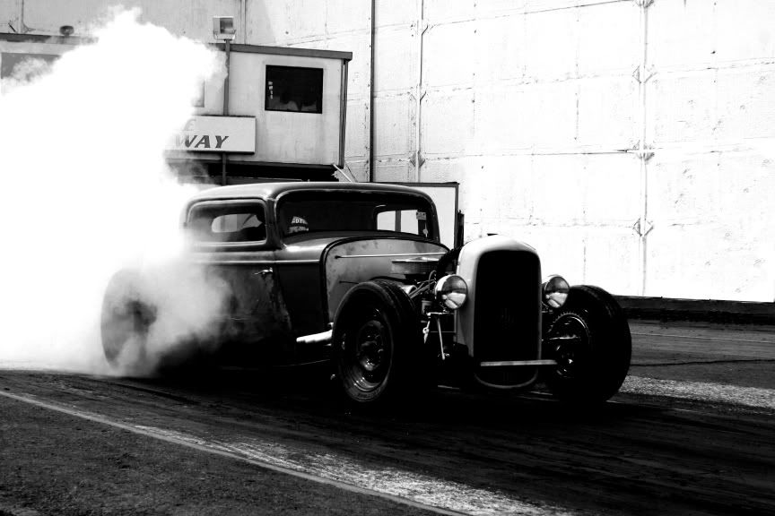 IMAGE: http://i63.photobucket.com/albums/h152/zilly_photos/oldskoolburnout.jpg