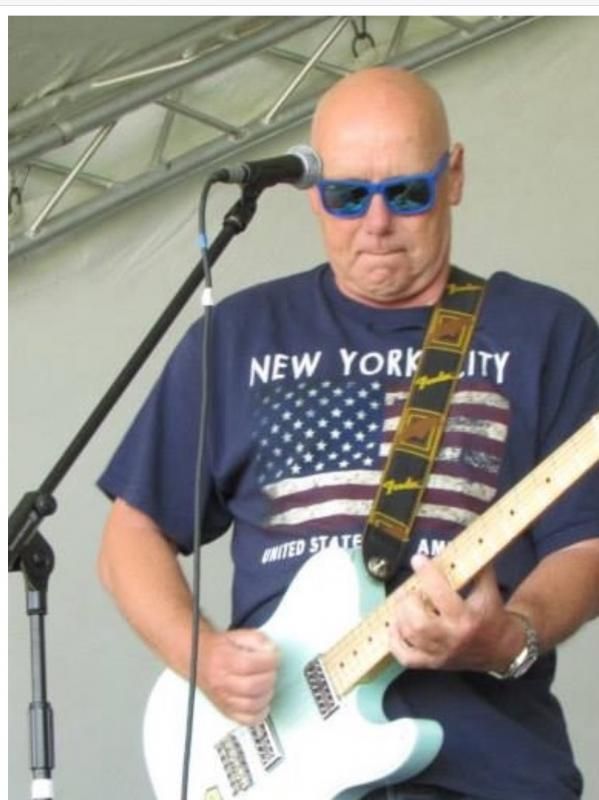 Dr Zero & The Hot Heads Photos - Mick aka Mick 'fingers' King