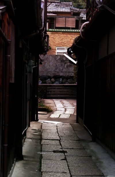 An alley in Sannenzaka