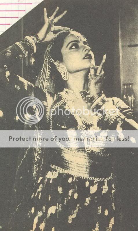 http://i63.photobucket.com/albums/h126/Wolf6605/UmraoJaan2.jpg