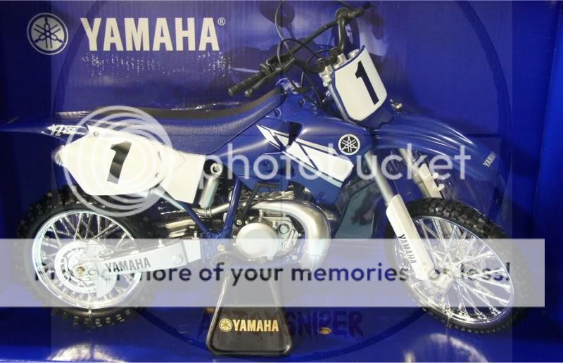 YAMAHA Dirt Bike NEW RAY Diecast Metal NEW in Box  