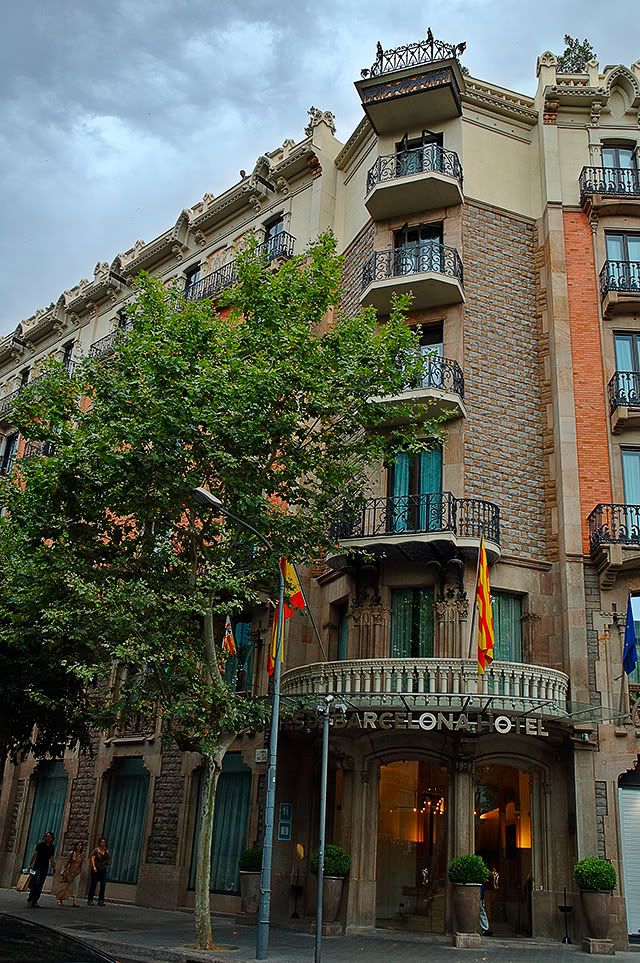 Comtes de Barcelona Hotel at Passeig de Gracia 73 [enlarge]