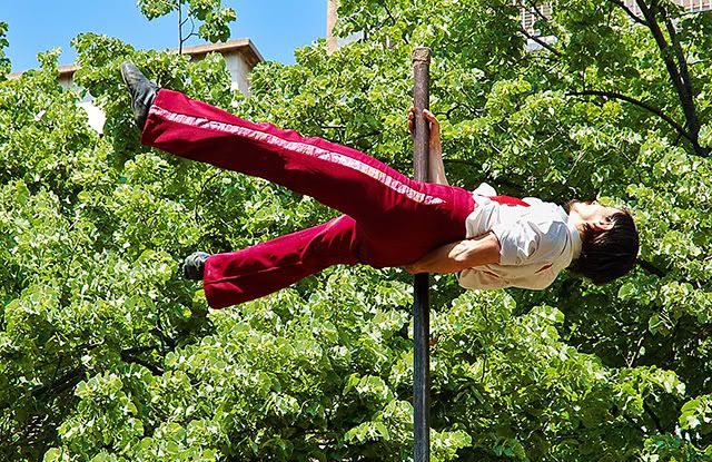 Circus: Perch Act. The Human Flag