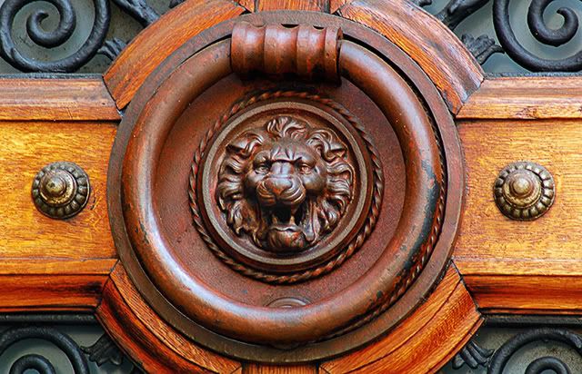 Lion Head Door Knocker [enlarge]