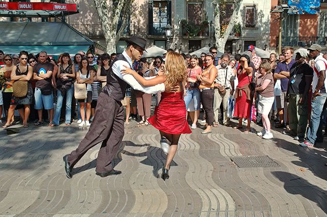 Tango Dancers in Las Ramblas, Barcelona [enlarge]
